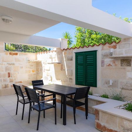 Apartmani Canaki Supetar Exterior photo